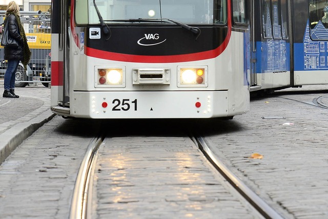 Freiburgs Stadtteil Haslach war am Son...ch die Straenbahnlinie 5 war gestrt.  | Foto: Ingo Schneider