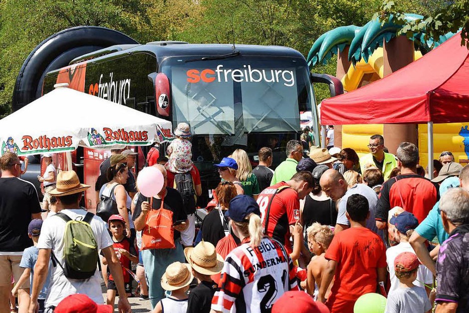 Beim SC-Stadionfest am Samstag herrschten heiße Temperaturen.<?ZP?> (Foto: Rita Eggstein) Beim SC-Stadionfest am Samstag herrschten heiße Temperaturen.<?ZP?> (Foto: Rita Eggstein)