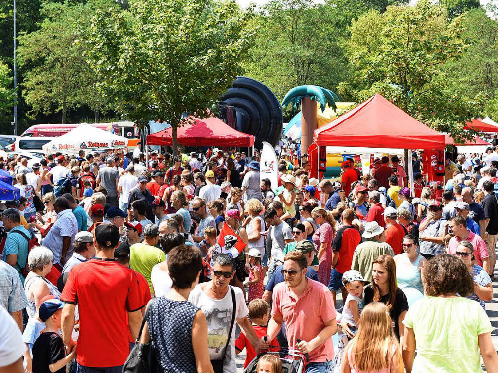 Beim SC-Stadionfest am Samstag herrschten heie Temperaturen.<?ZP?>
