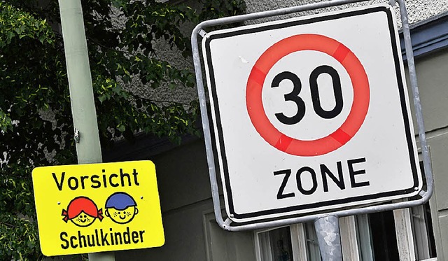 Tempo 30 zum Schutz von Kindergarten- ...) will auch die Gemeinde Rheinhausen.   | Foto: dpa