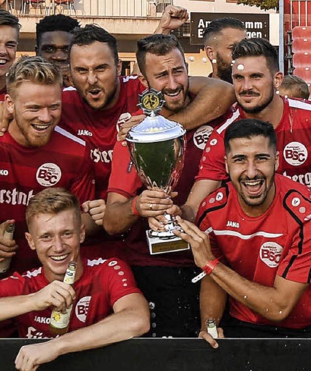 Titel verteidigt: Der Bahlinger SC gewinnt erneut den Kaiserstuhl-Cup.   | Foto: Patrick Seeger