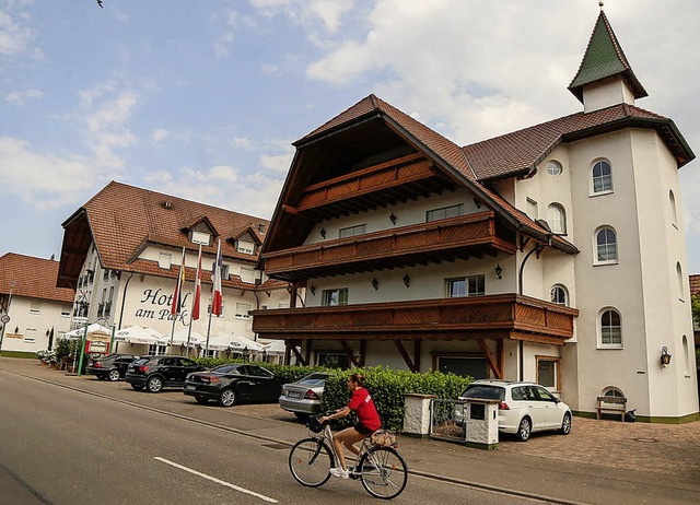 Das Hotel am Park gegenber dem Voleta...bau ber vier Stockwerke hochzuziehen.  | Foto: DEcoux-Kone