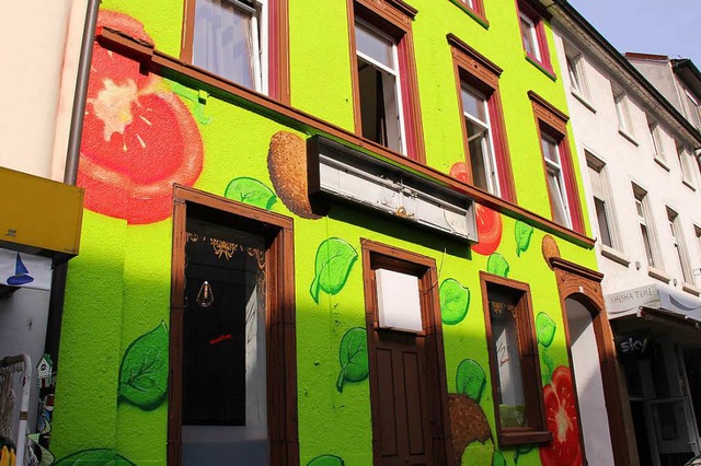 Das Haus in neuem Anstrich, das Logo f...tember die &#8222;Veggie Liebe&#8220;.  | Foto: Alexander Link