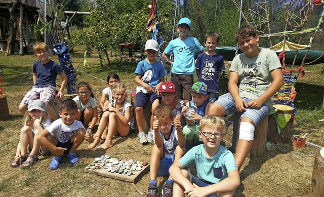 Die Kinder haben Spa bei dem kreativen Kunstprojekt.   | Foto: Vera Doering