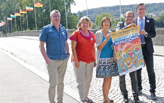 Die alte Rheinbrcke gehrt wieder ein...benow (Sparkasse Lrrach-Rheinfelden).  | Foto: Ingrid Bhm-Jacob