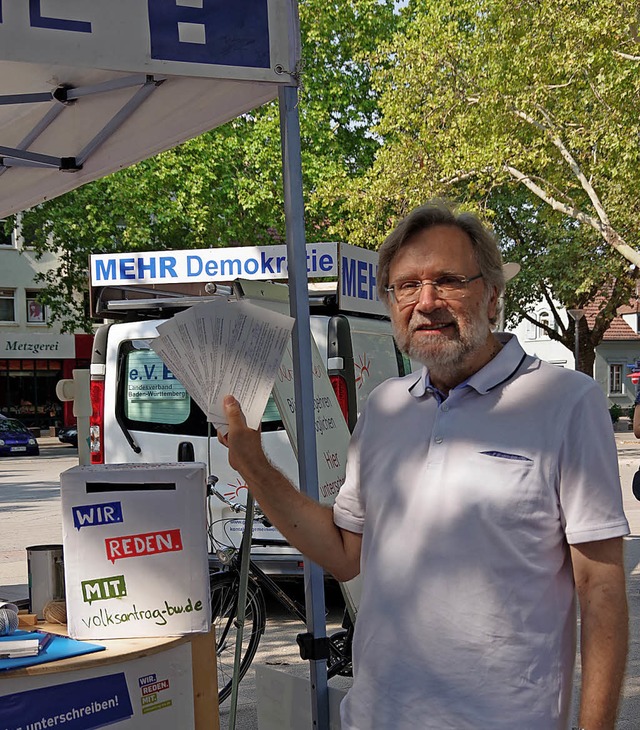 Werner Illenberger brachte gleich mehr...ulare auf den Marktplatz in Kehl mit.   | Foto: christeleit