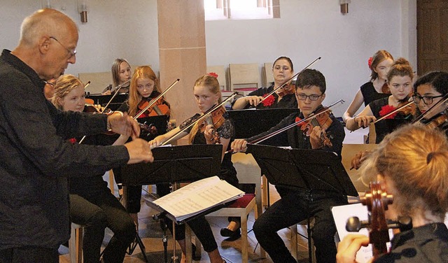 Die Junge Sinfonie Schleswig-Holstein ... evangelischen Kirche in Eichstetten.   | Foto: Horst David