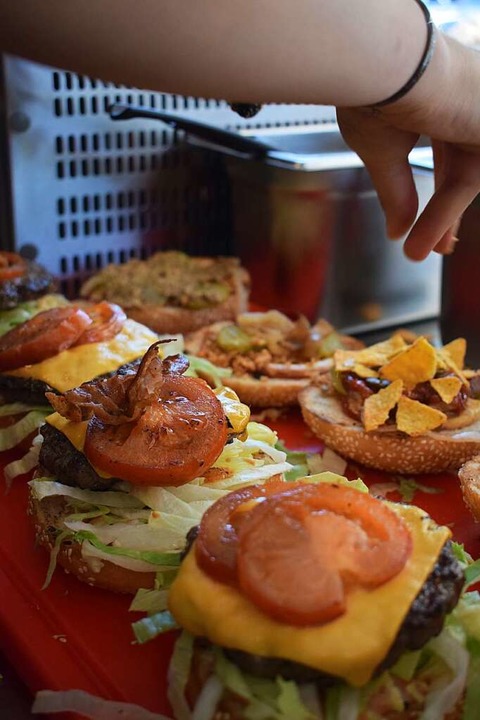 Wenn die Tacos stckchenweise auf die ...llen, ist der Genuss nicht mehr weit.   | Foto: Frank Schoch