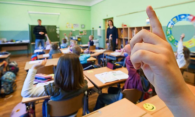 Nach Prognosen der Gewerkschaft GEW bl...500 Stellen an Grundschulen unbesetzt.  | Foto: dpa