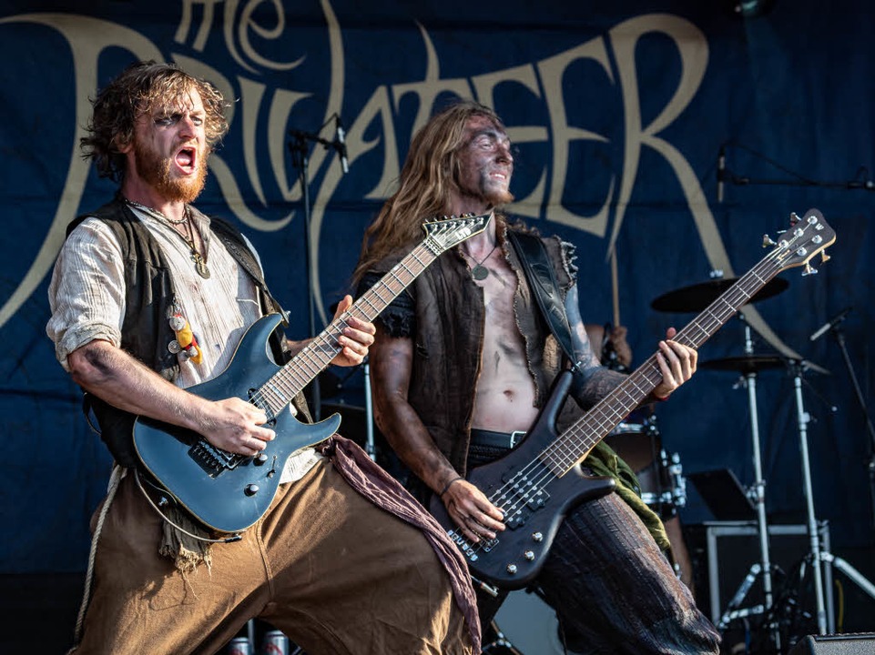 Gitarrist Roman Willaredt (links)  | Foto: Roland Lorenz