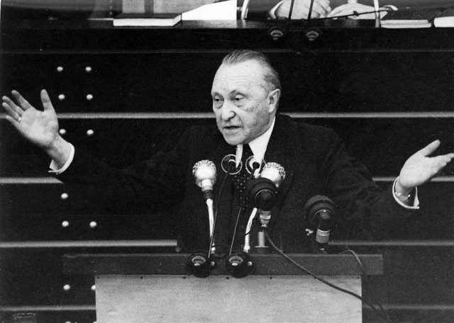 Er gilt als fhrungsstrkster Kanzler der Bundesrepublik: Konrad Adenauer  | Foto: dpa