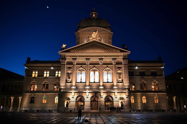 Auch im Bundeshaus in Bern bleibt einiges im Dunkeln.  | Foto: Anthony Anex