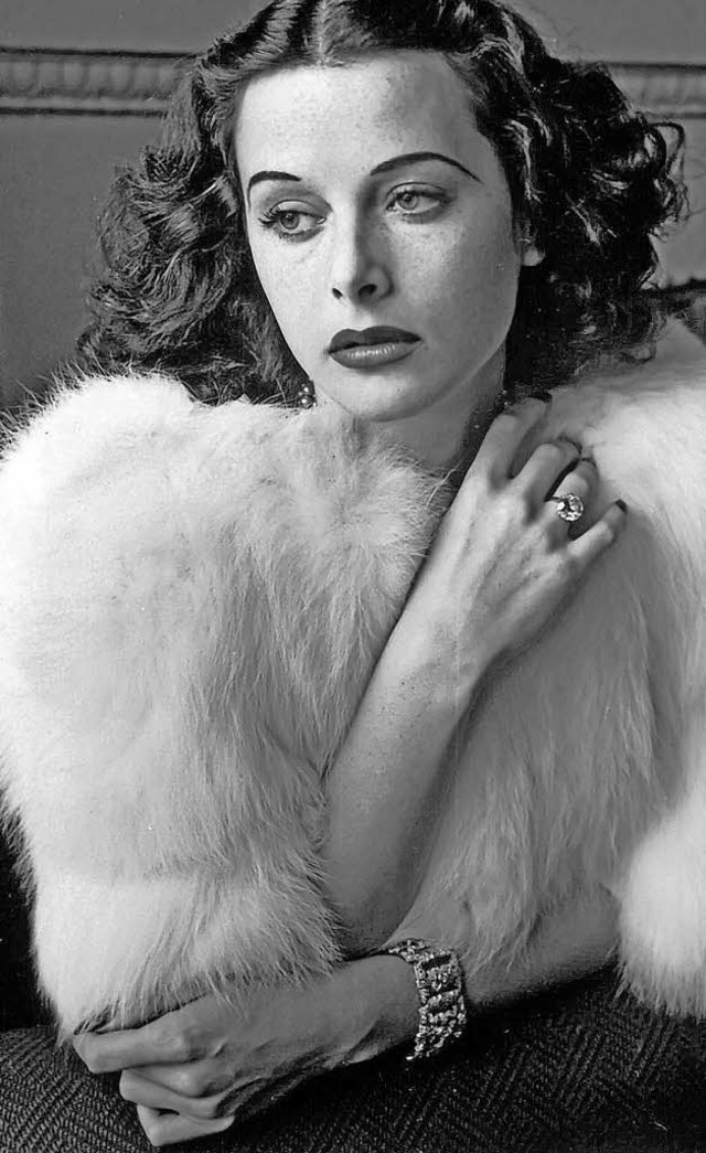 Sie galt in den 40er-Jahren als eine d...hnsten Frauen der Welt: Hedy Lamarr.   | Foto:  Diltz/RDA/Everett Collection