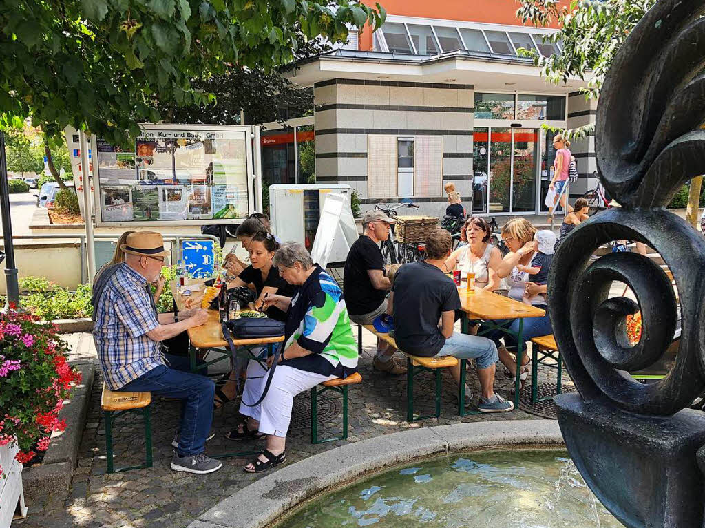 Ein breites Angebot erwartete die Menschen auf der langen Flaniermeile vom Bahnhof bis zur Nepomukbrcke.