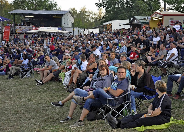 Viele Fans sahen spannende Rennen bei den Hertinger Speed Nights.  | Foto: Jutta Schtz