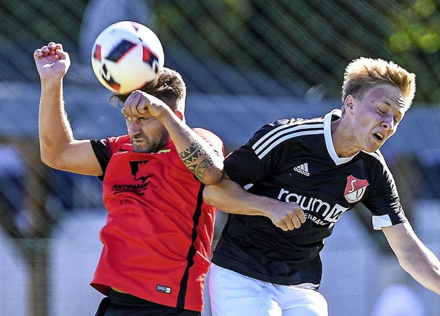 &#8222;Spieler in der Box haben gefehl...(FSV, links) gegen Steffen Wei (SVK)   | Foto: Gerd Grndl