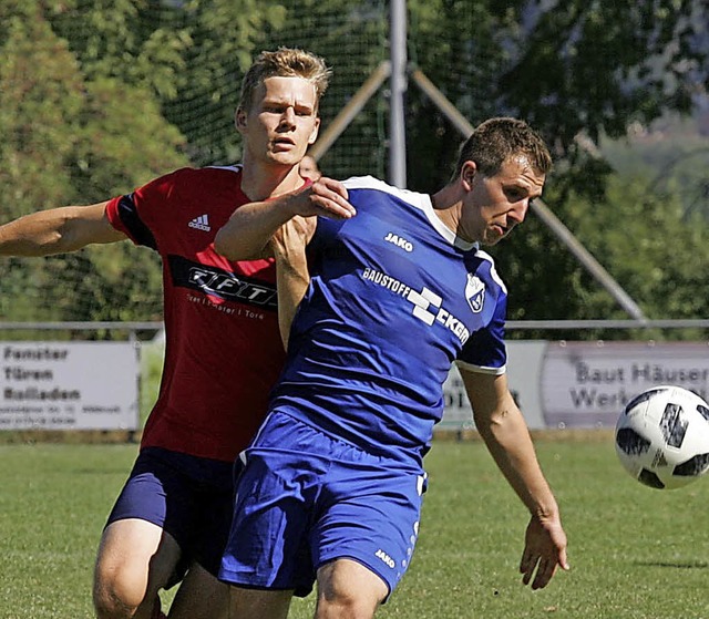 3:1-Auftakterfolg: Albbrucks Andreas S...horsten Schulz (SG Niederhof/Binzgen)   | Foto: Neubert