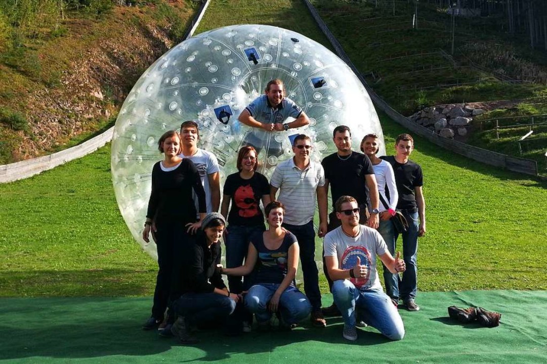 Mit einem Zorb-Ball den Buckel runter: Das geht im Schwarzwald.  | Foto: Veranstalter
