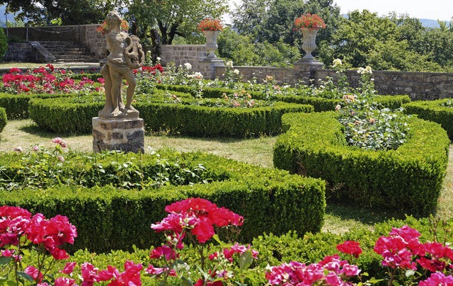 Der Rosengarten ist ein echter Blickfa...sgrtner sind dafr nicht  zustndig.   | Foto: Silke Hartenstein