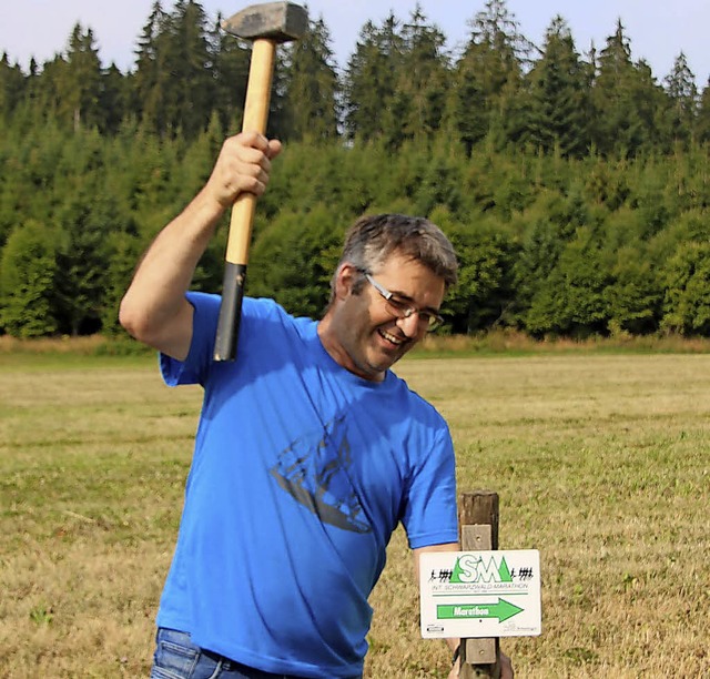 Gerold Paar ist beim Schwarzwaldmarath... ber ist er fr sein Amt im Einsatz.   | Foto: Stephanie Jakober