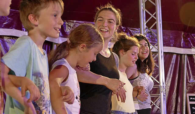 Sie haben Spa beim Workshop: die jung... Musical-Darstellerin Nadine Stneberg  | Foto: David Rutschmann