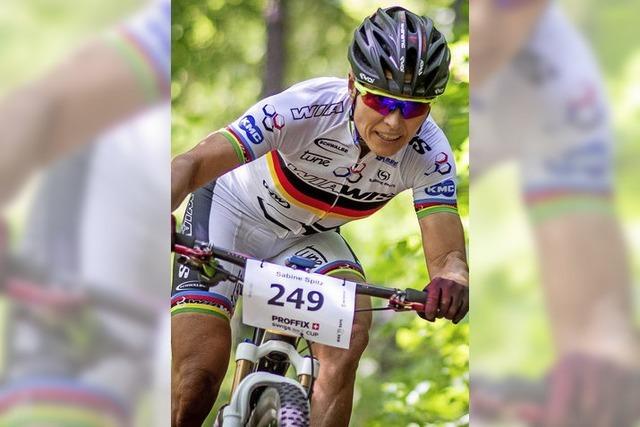400 Mountainbiker am Stadt beim Bike-Giro Hochschwarzwald