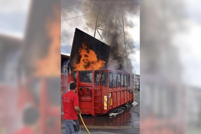 Flammen aus dem Container