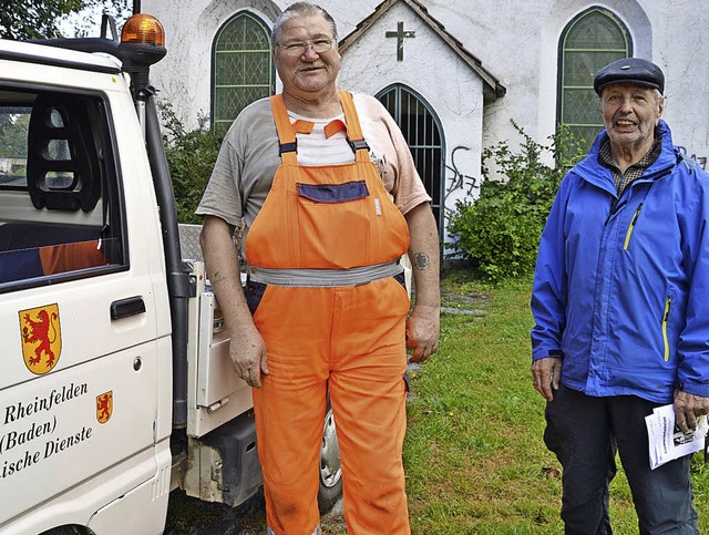 Wollen die Umgebung der Kirche sauber ...laus Neubert und Werner Nuss (rechts)   | Foto: Horatio Gollin