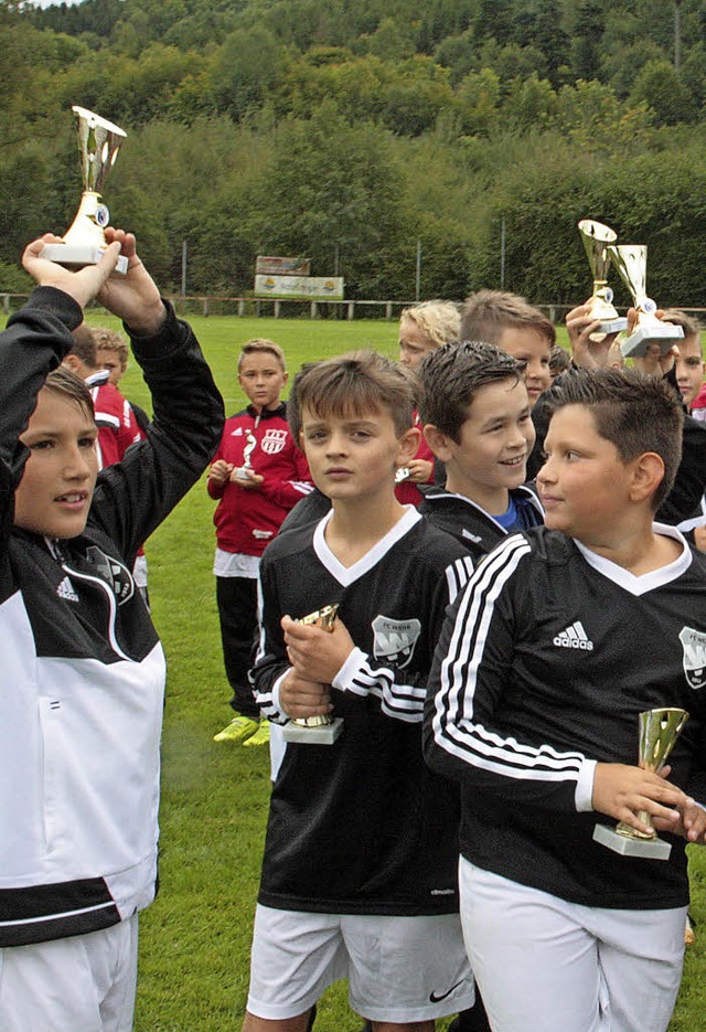 Umkmpft war das Finale der E-Junioren... sich der FC Wehr gegen Bernau durch.   | Foto: Jrn Kerckhoff