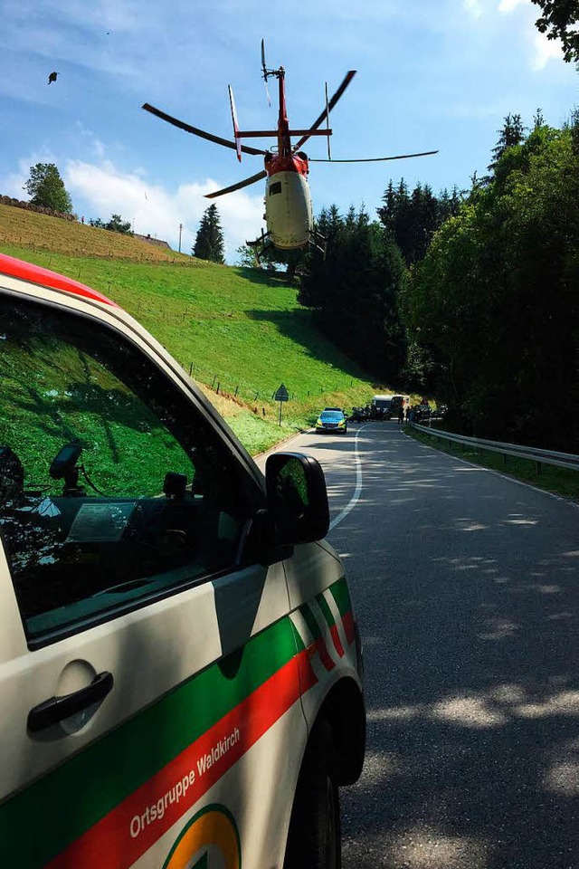 Die Bergwacht Waldkirch rettet am Sonn...bei einem berholmanver gestrzt ist.  | Foto: Bergwacht Freiburg