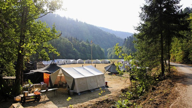 Die Kastenzelte werden zur temporren Heimat der Zeltlagerbesucher.   | Foto: Anna Uhlmann