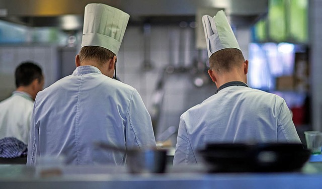 Befristete Arbeitsverhltnisse sind na...d Genussmittelbranche weit verbreitet.  | Foto: Jens Bttner (dpa)