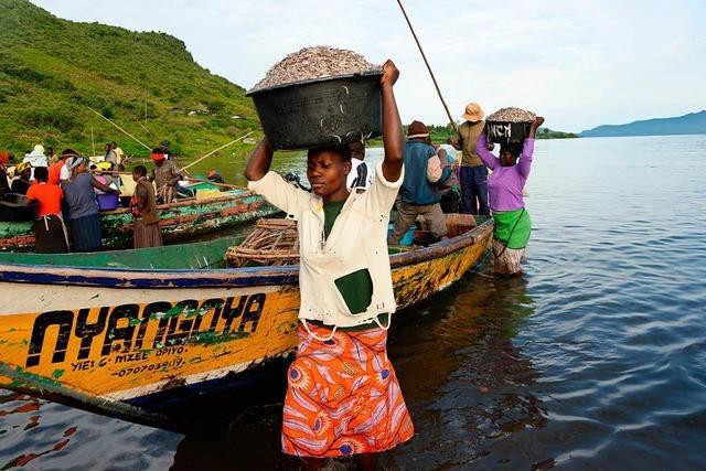 Fisch gegen Sex: Wie Händlerinnen am Victoriasee von Fischern missbraucht werden