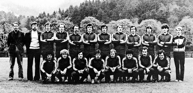 Die Mannschaft, die den Sportclub 1978...Links stehend: Trainer Manfred Brief.   | Foto: Archiv