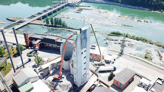 Beeindruckend auch von oben: Die Rckbauarbeiten am Borax-Silo  | Foto: Pressefoto Evonik-Schwarzwalddrohne