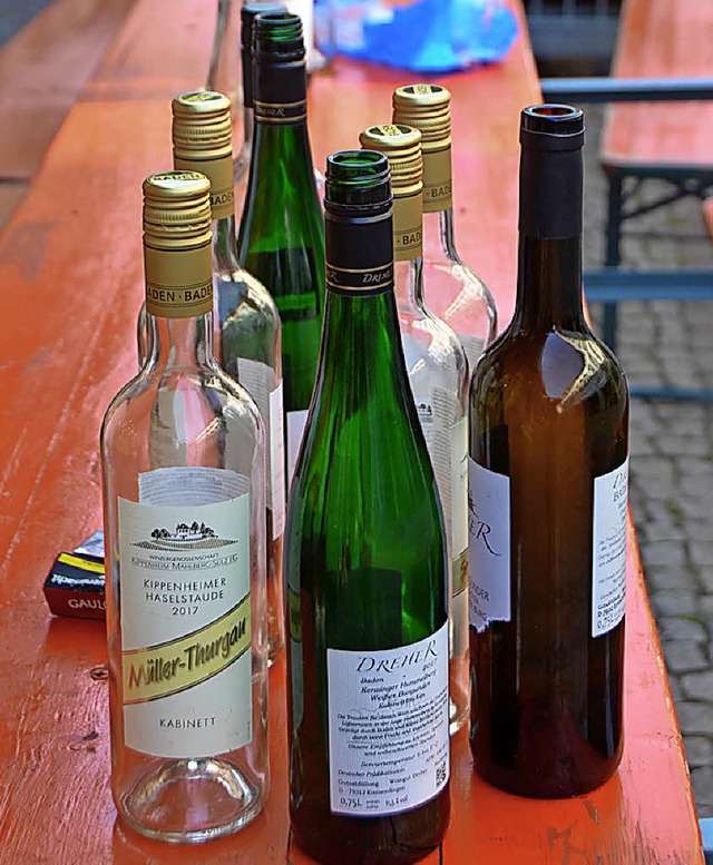 Wer zhlt die Flaschen? Das Weinfest verzeichnete wieder einen guten Umsatz.   | Foto: Gerhard Walser