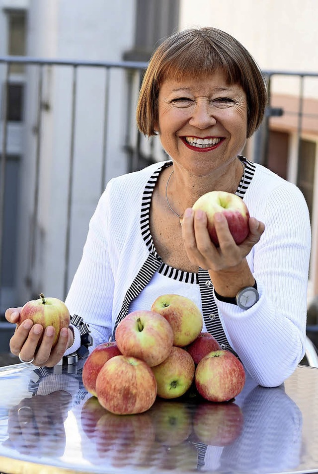 Sigrid Faltin koordiniert das Apfelpatenschaftsprojekt.   | Foto: Rita Eggstein