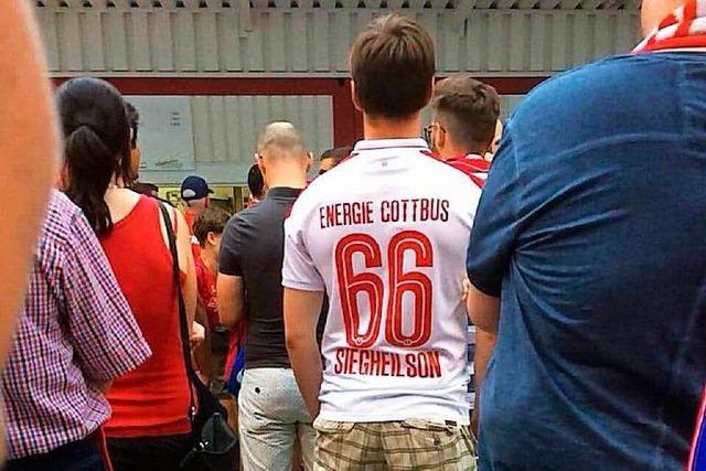 Cottbus-Fan soll Nazi-Trikot bei Pokalspiel gegen Freiburg getragen haben