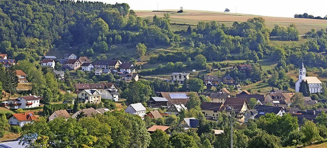 Der Sthlinger Ortsteil Weizen liegt in idyllischer Landschaft.  | Foto:  Johannes Renner