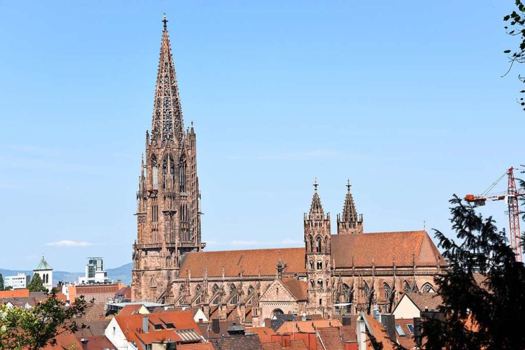 Ungewohnt: Endlich wieder freier Blick...Mnsterturm &#8211; nach zwlf Jahren.  | Foto: Rita Eggstein
