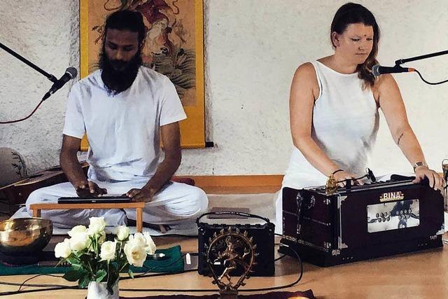 Ein Freiburger Ehepaar will sich mit moderner Kirtan-Musik verwirklichen