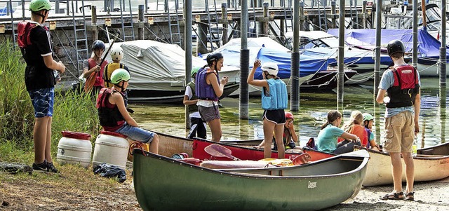 Gespannt auf das Abenteuer Kanufahrt a... am Einlasspunkt   in Stein am Rhein.   | Foto: Georg Ganter