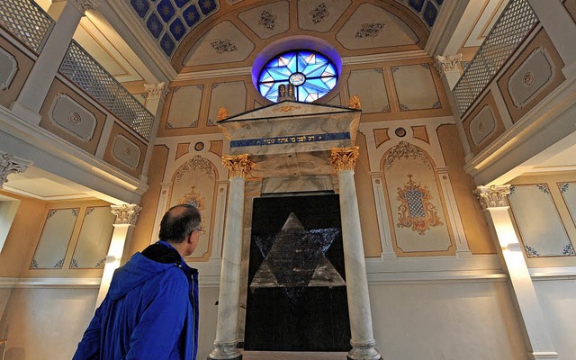 Ldt am Europischen Tag der jdischen...in: die ehemalige Synagoge in Sulzburg  | Foto:  dpa