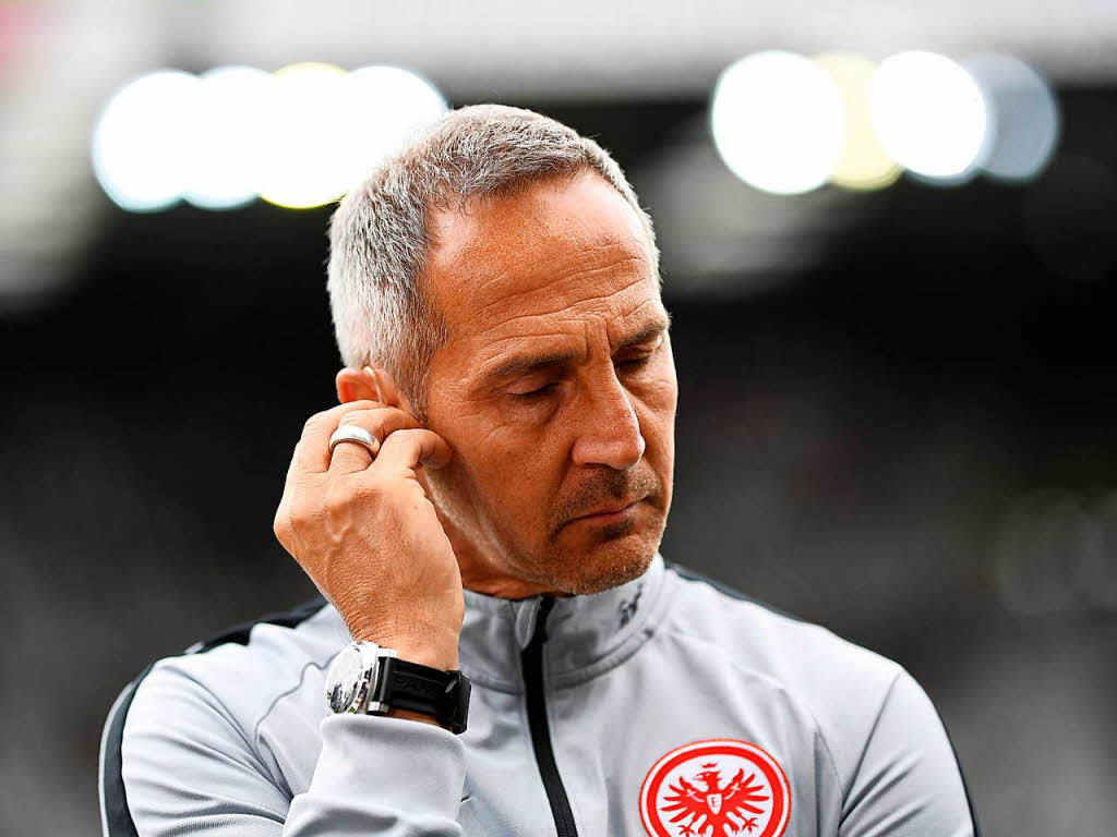 Bundesligaauftakt fr den Trainer Adi Htter.