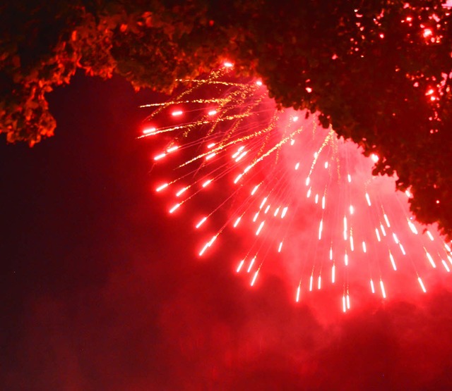 Mit einem groen Sommernachts-Feuerwer...er Weinfest am Montag in Emmendingen.   | Foto:  Dieter erggelet