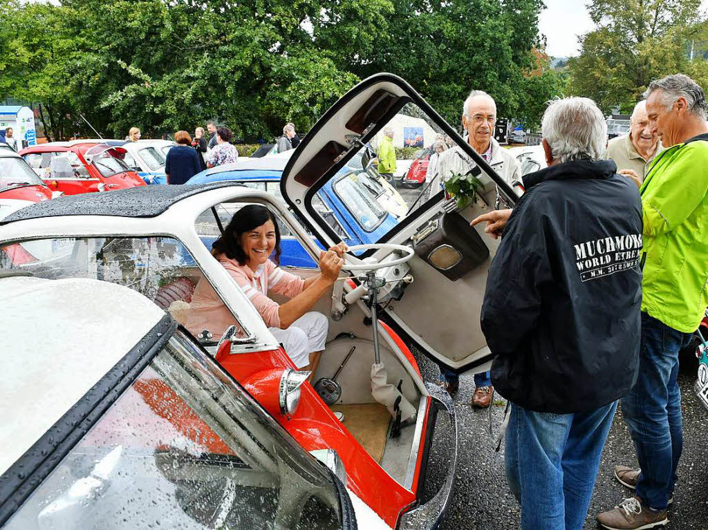 Stolz prsentierten 175 Isettabesitzer ihre Knutschkugeln vor der Reichenbacher Geroldseckerhalle.