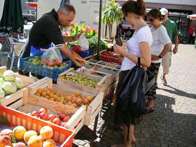 Ein Stand am Gundelfingen Wochenmarkt.  | Foto: Felix Mark