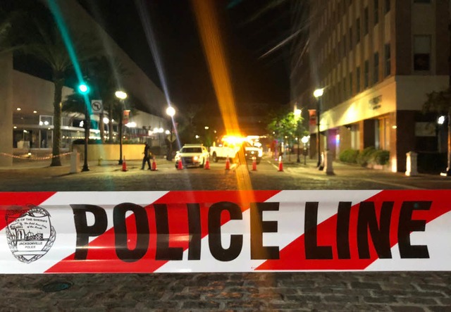 Die Polizei in der Stadt Jacksonville ... auf, eine bestimmte Gegend zu meiden.  | Foto: AFP