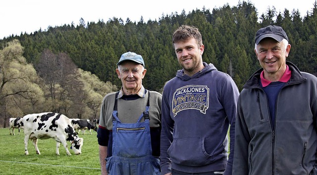 Die Familie Friedrich aus Bruggen bewi...ellt. Jetzt fehlen die Silo-Reserven.   | Foto: Privat