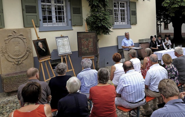 Geschichtsstunde mit hohem Aktualitts...&#8220; im Hof des Blankenhorn-Palais   | Foto: dorothee Philipp